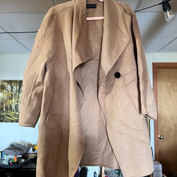 Like New ZARA Wrap Coat Camel size small - Picture 3 of 4